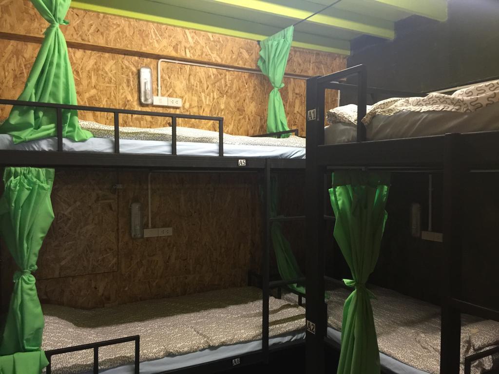 Hometown Hostel Samut Songkhram Quarto foto