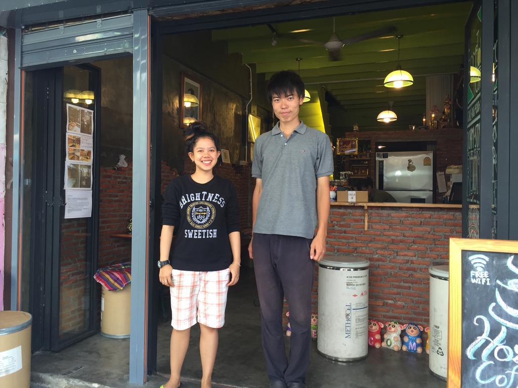 Hometown Hostel Samut Songkhram Exterior foto