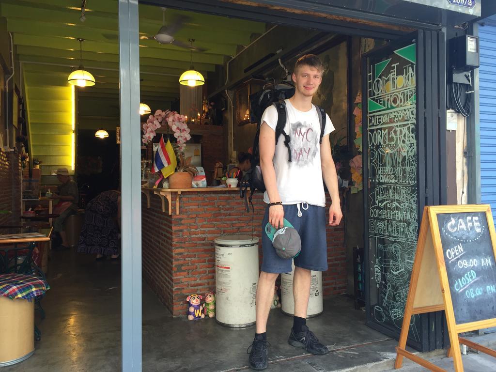 Hometown Hostel Samut Songkhram Exterior foto