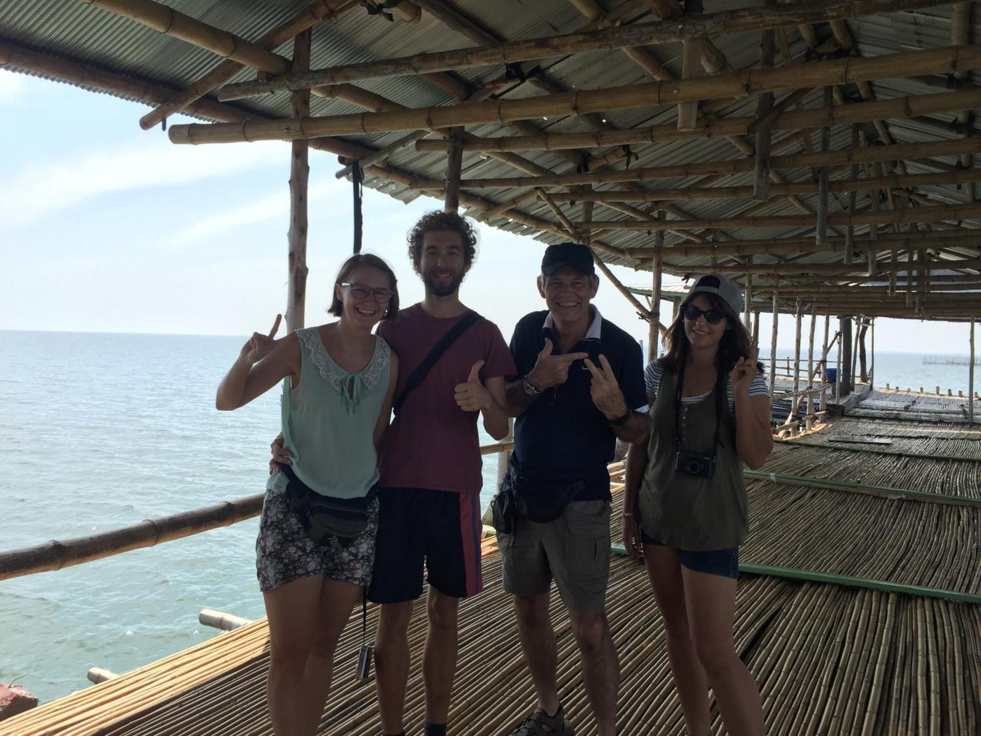 Hometown Hostel Samut Songkhram Exterior foto