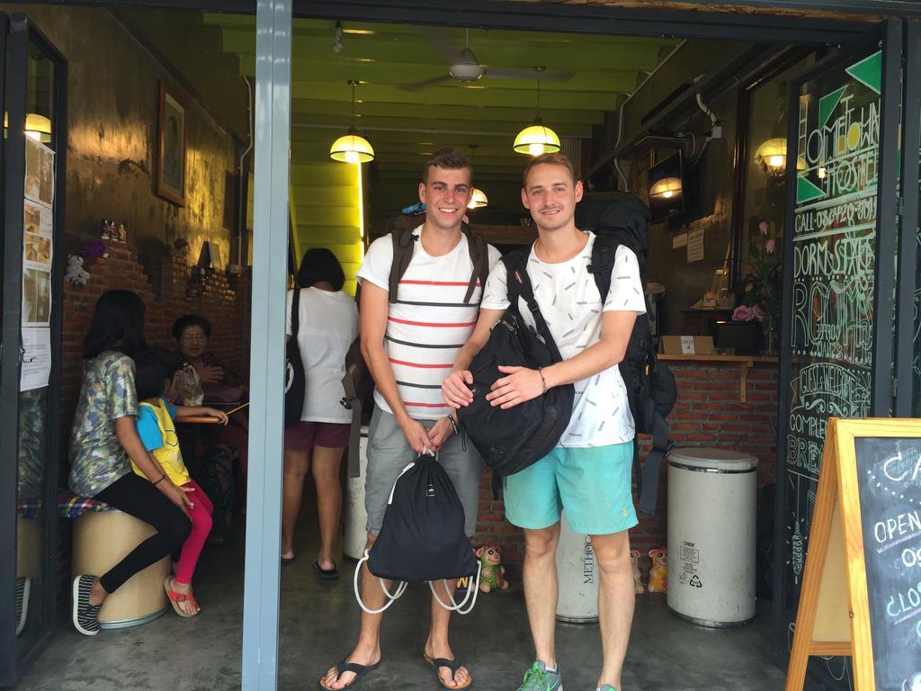 Hometown Hostel Samut Songkhram Exterior foto
