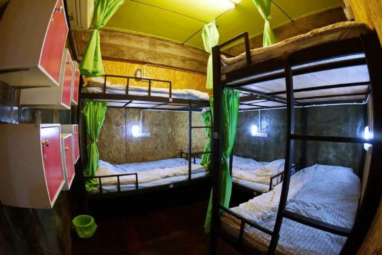 Hometown Hostel Samut Songkhram Exterior foto