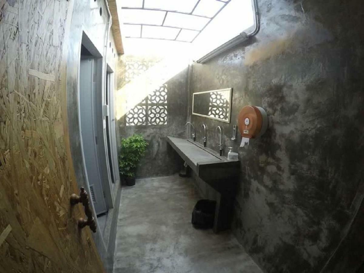 Hometown Hostel Samut Songkhram Exterior foto